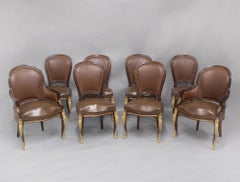 Un meraviglioso set di otto sedie da pranzo con montatura in bronzo dorato della fine del XIX secolo