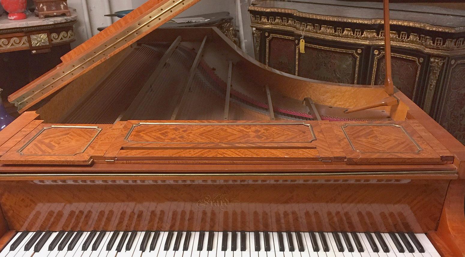 French Wonderful Turn of the Century Gilt Bronze Mounted Six-Leg Grand Erard Piano For Sale