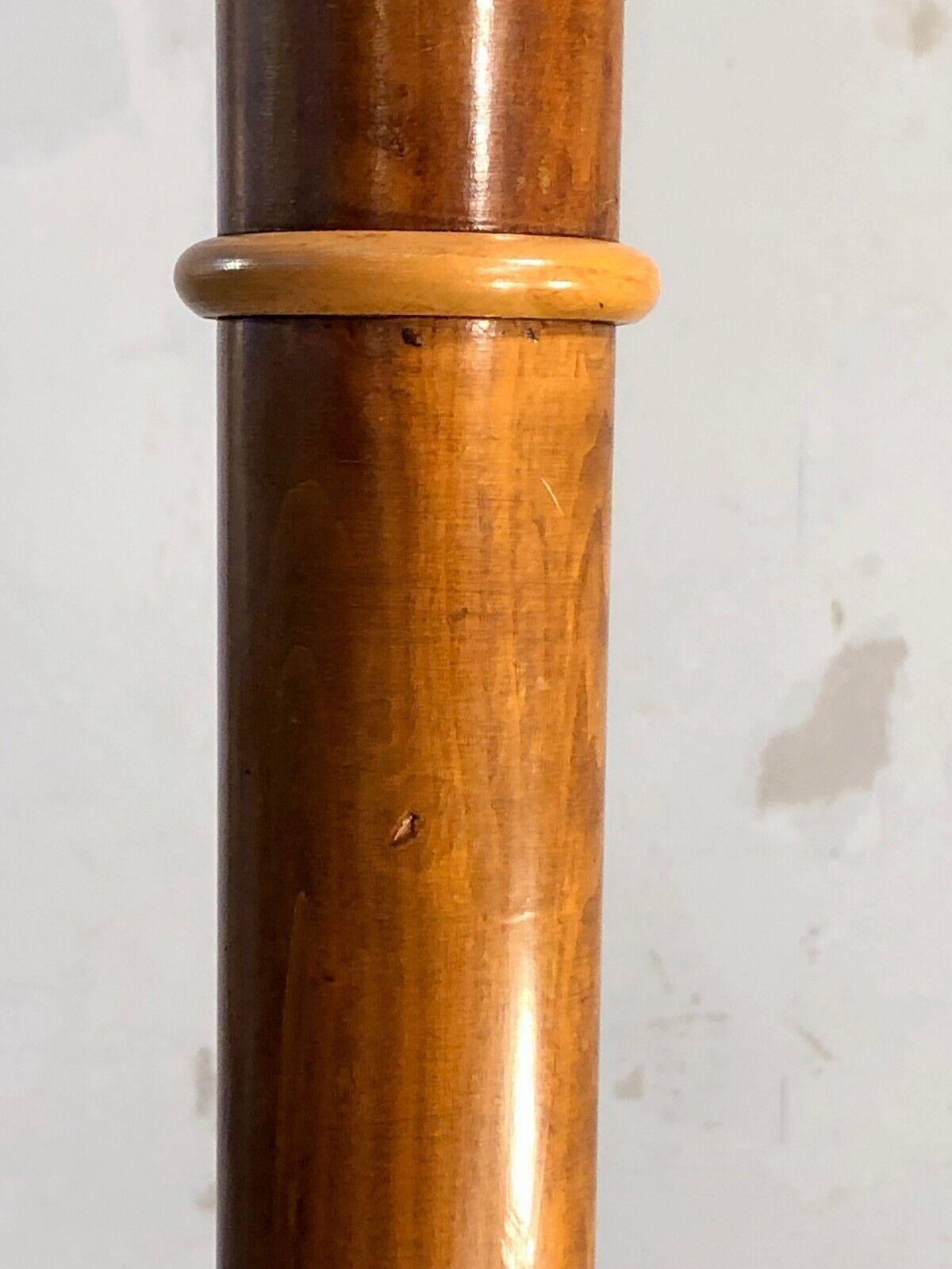 AN ART-DECO MODERNIST Wooden FLOOR LAMP in CHARLES DUDOUYT Style, France 1930 In Good Condition For Sale In PARIS, FR