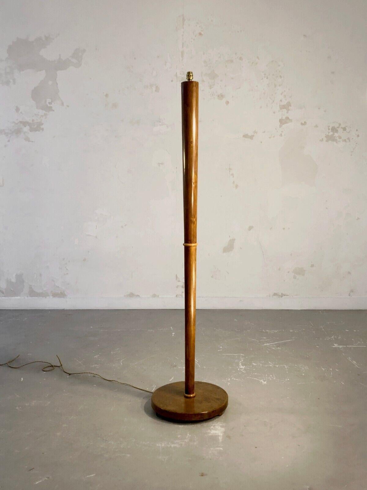 AN ART-DECO MODERNIST Wooden FLOOR LAMP in CHARLES DUDOUYT Style, France 1930 For Sale 3