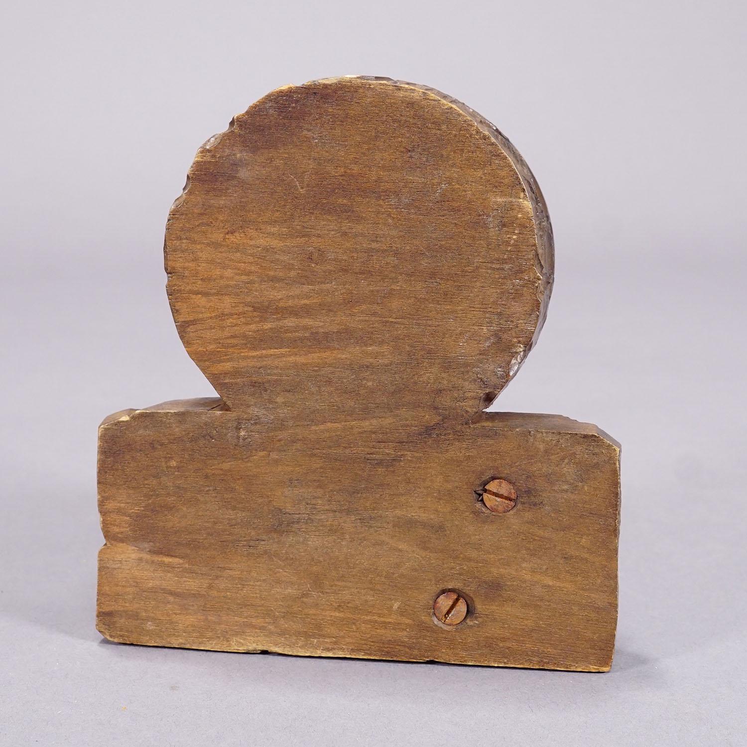 Oso de Black Forest tallado en madera con cuenco ca. 1920 siglo XX en venta