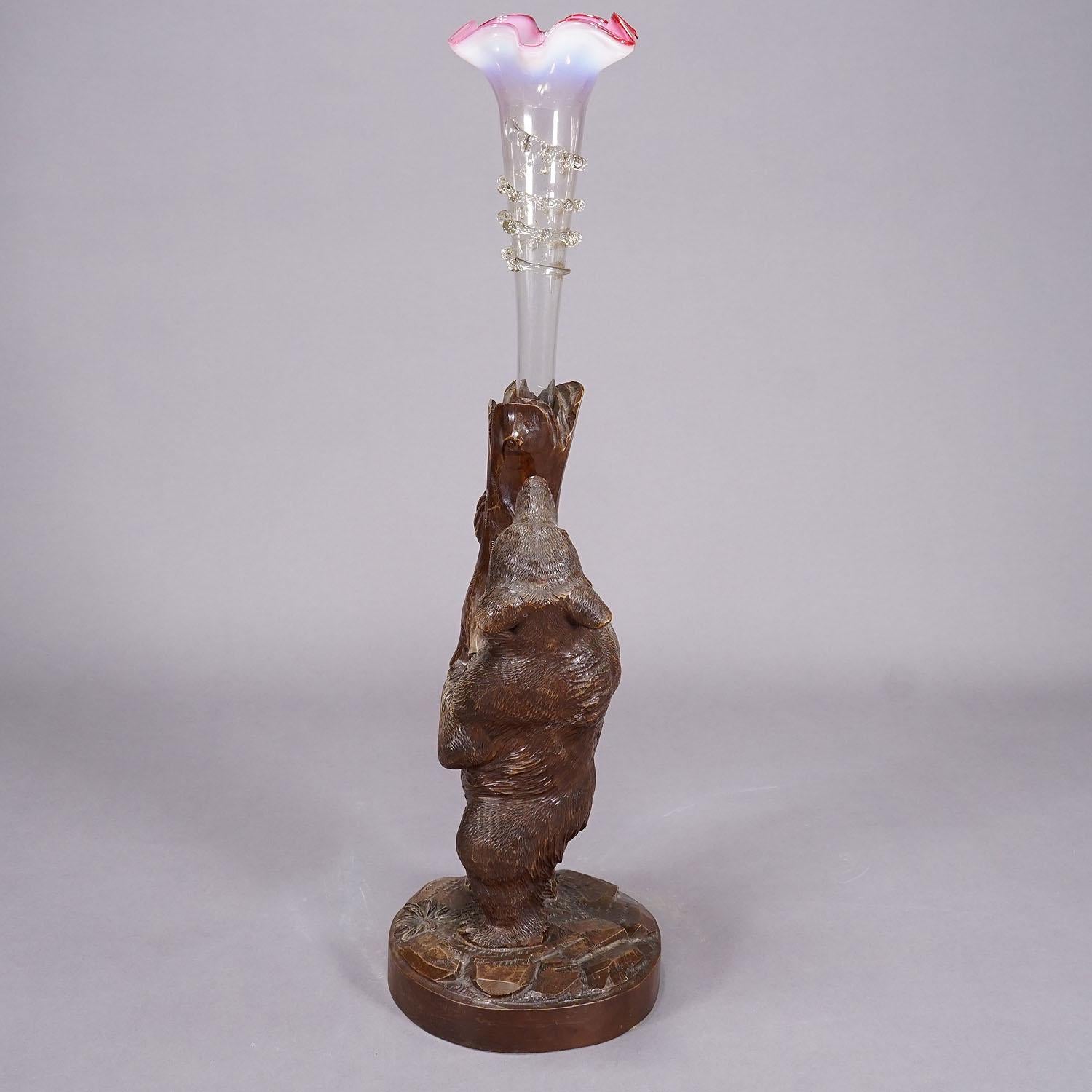 A Wooden Carved Black Forest Bear with Glass Vase ca. 1900s For Sale 3