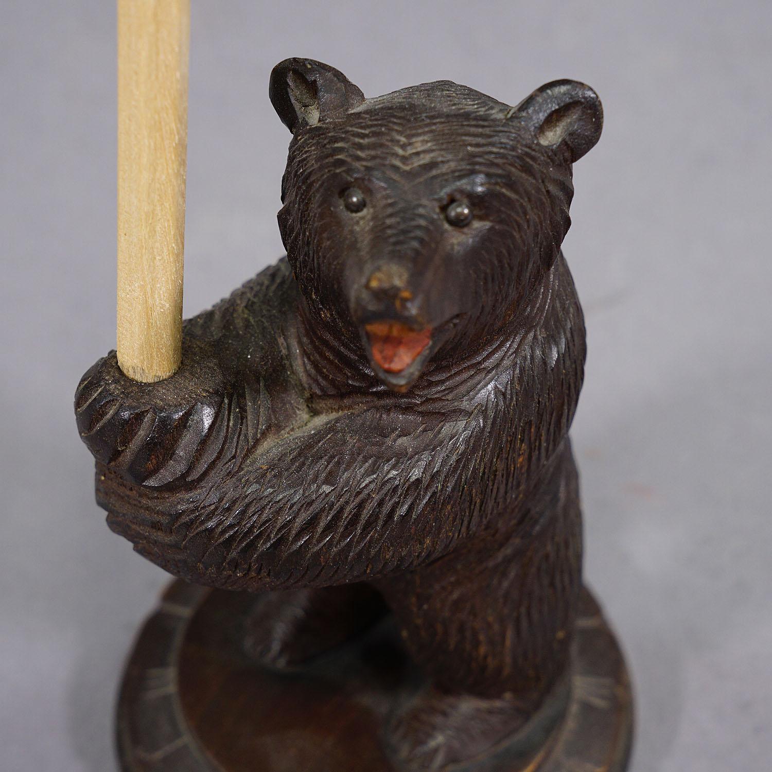 A Wooden Carved Black Forest Pen Holder with Bear ca. 1930 For Sale 1