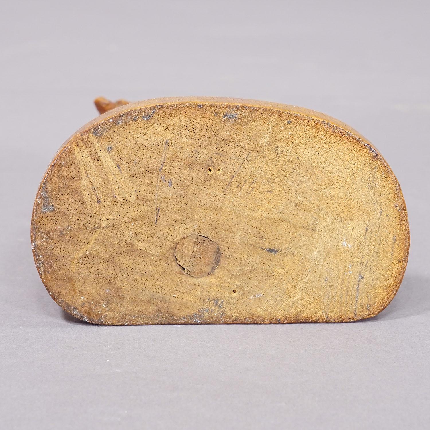 Termómetro de madera tallada Black Forest con oso Madera en venta