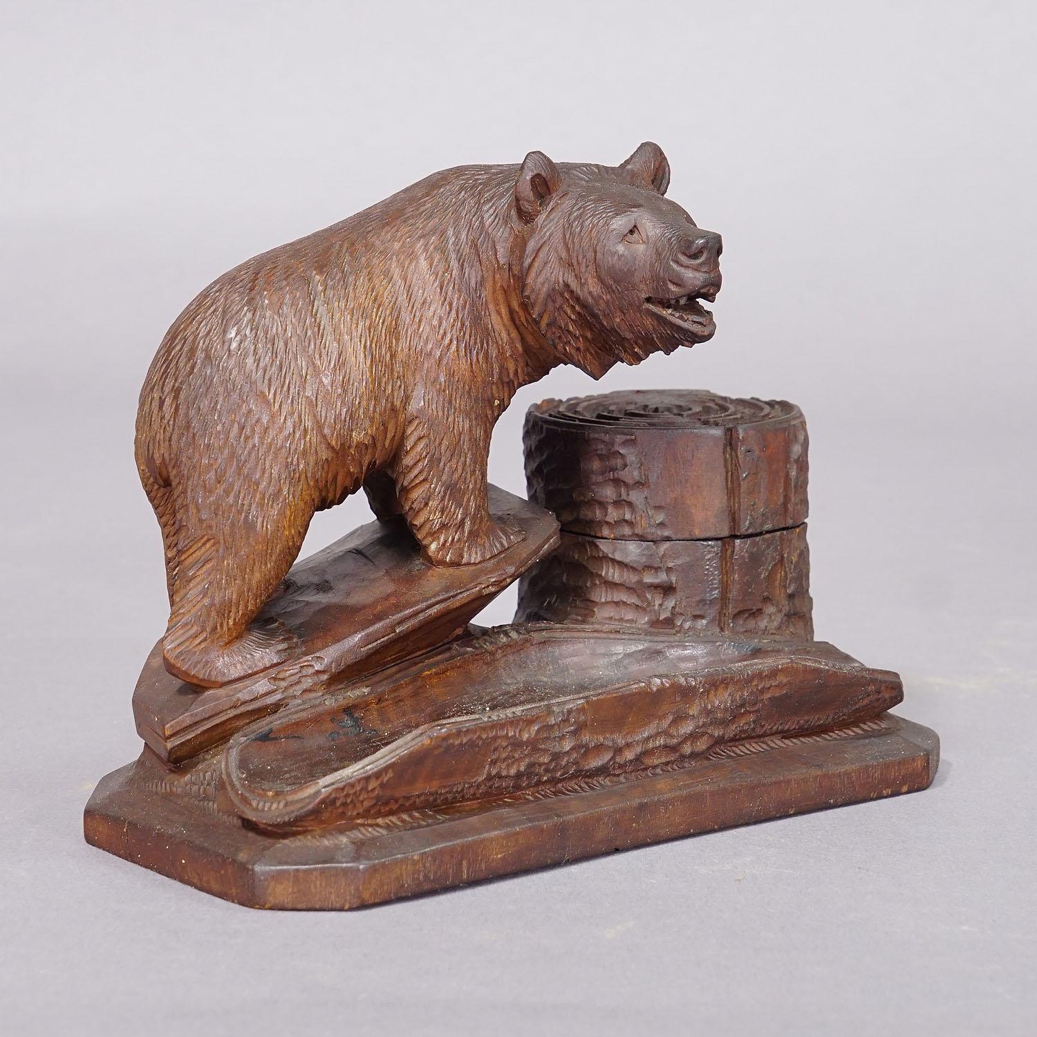 Juego de escritura de madera tallada Black Forest con oso Bosque negro en venta