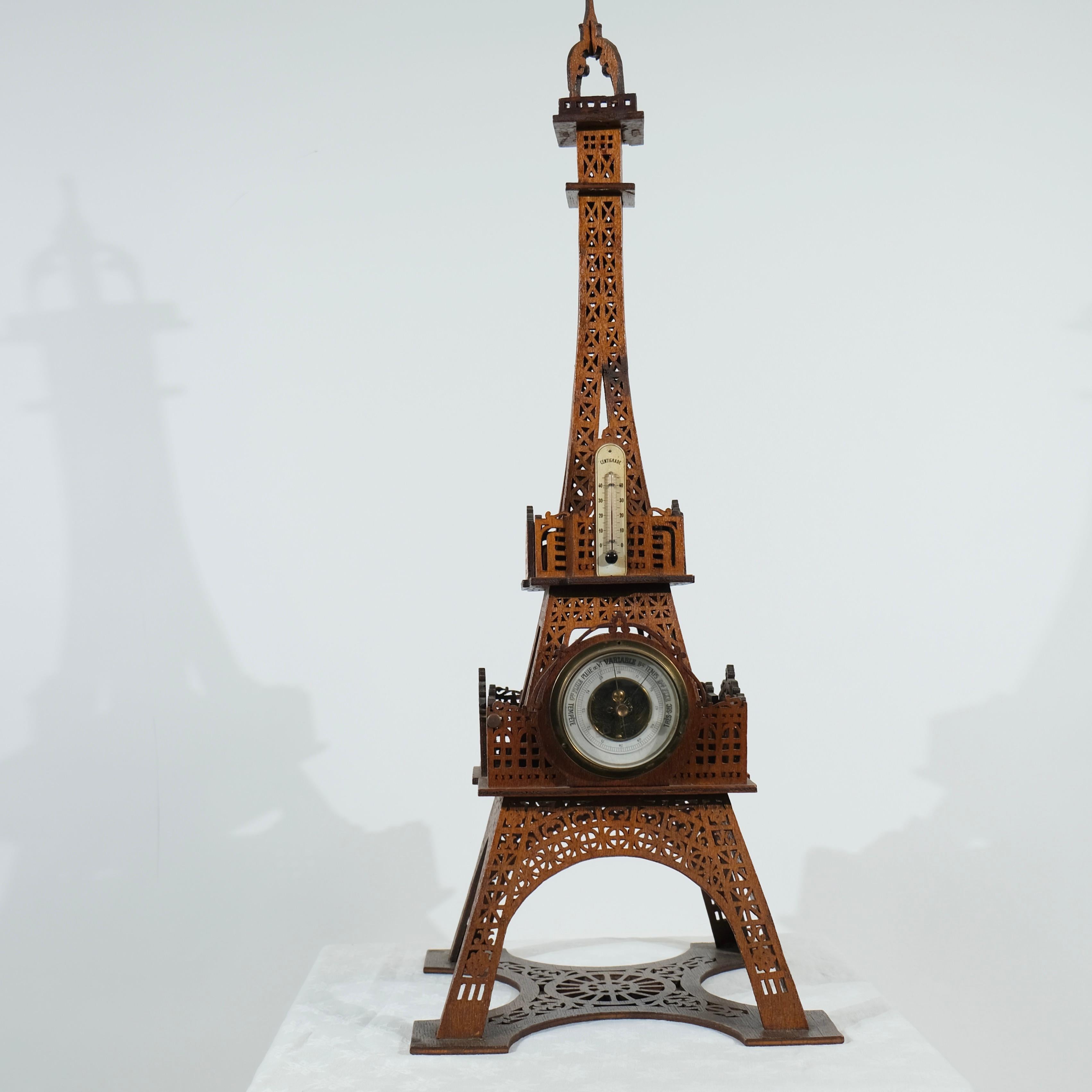 Français Tour Eiffel avec baromètre et thermomètre, fin du 19e siècle en vente