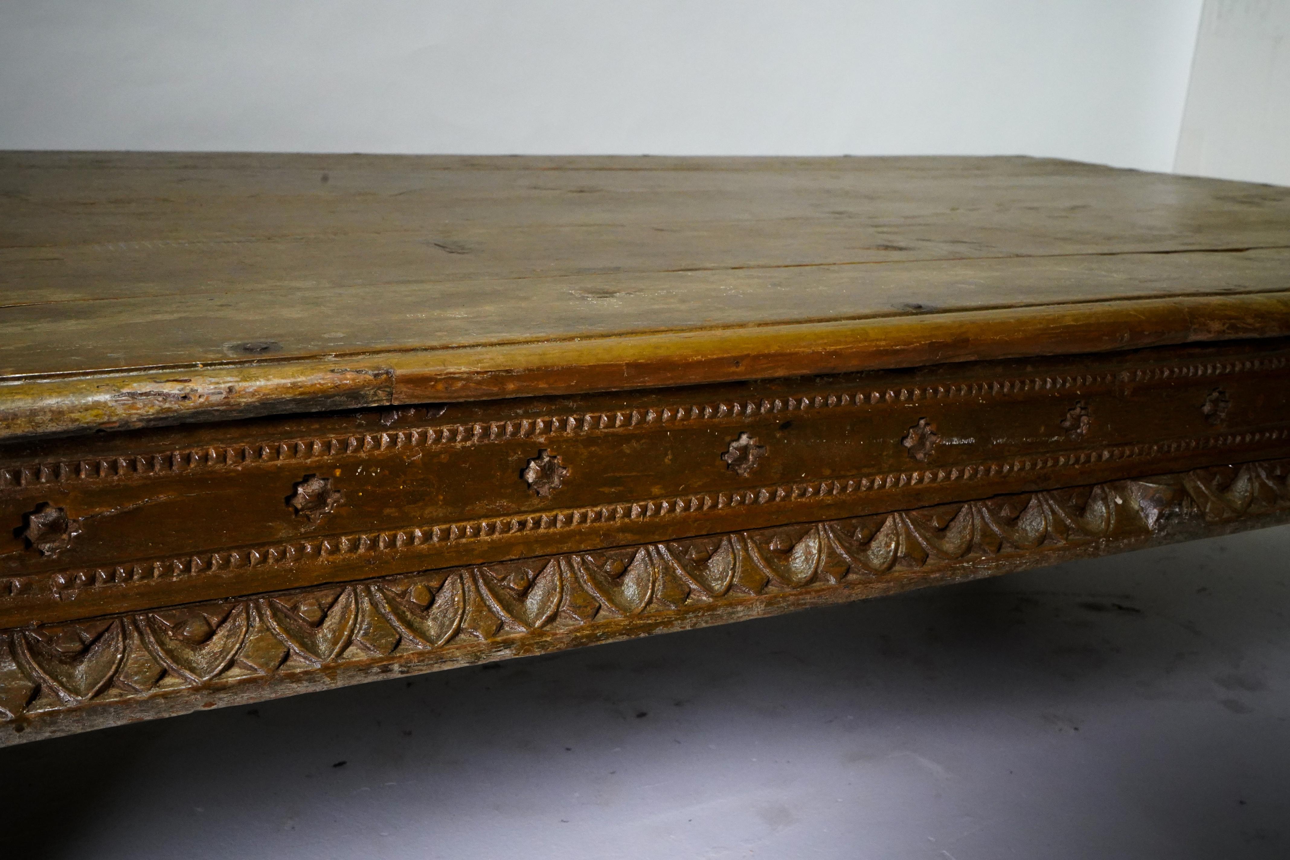A Wooden Indian Daybed / Coffee Table With Baluster Legs 4