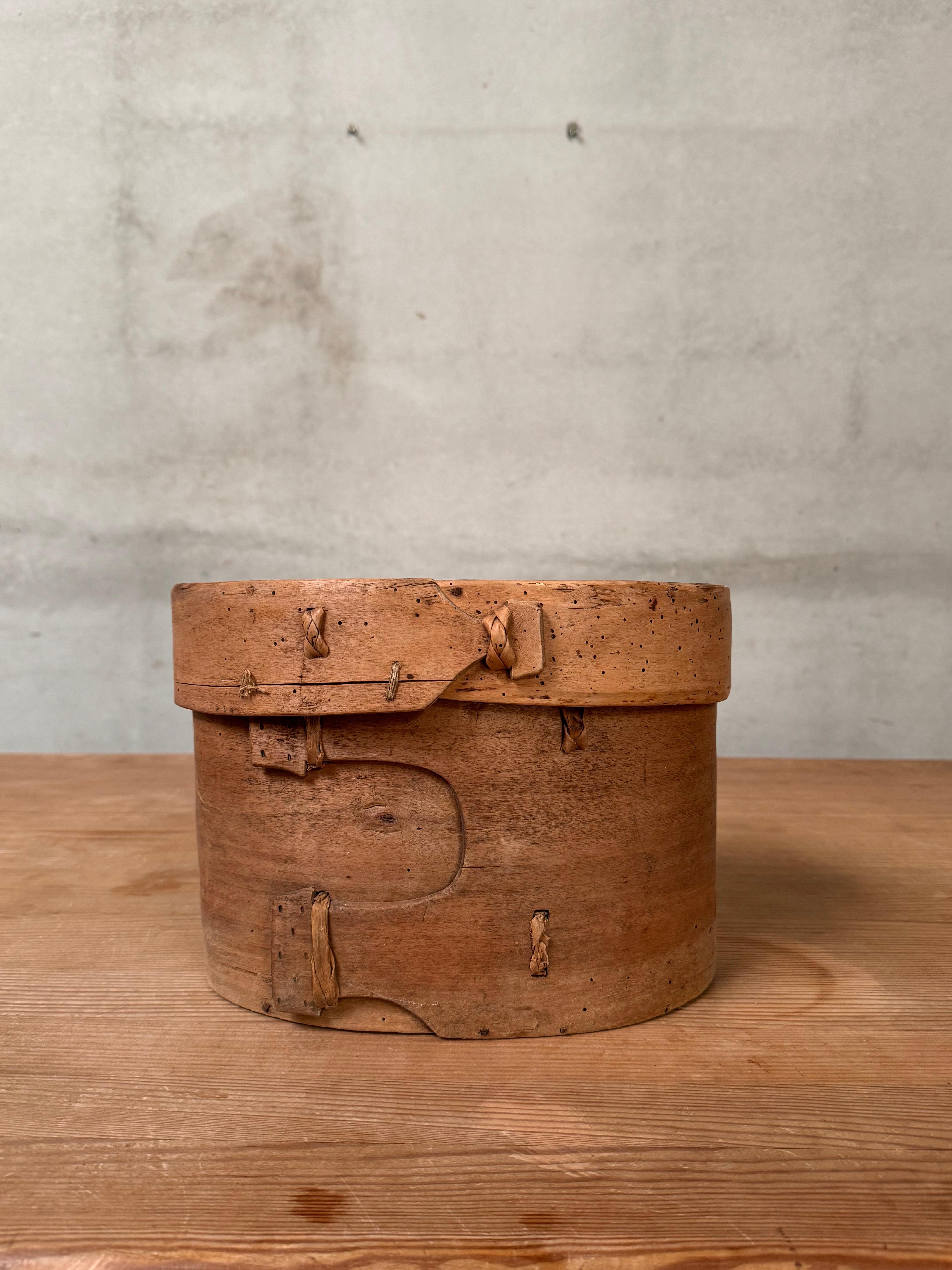 19th Century A wooden lockbox, 19th century. For Sale