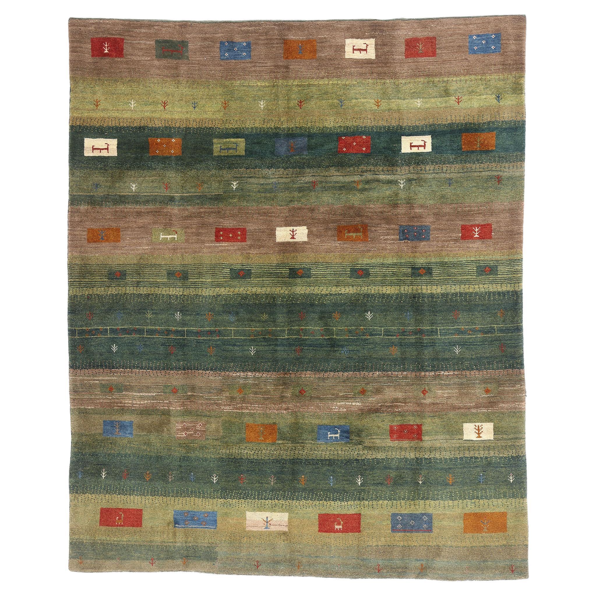 Un ensueño en el bosque: Gabbeh Persa Vintage de Armonía Verde y Gracia Artesanal en venta