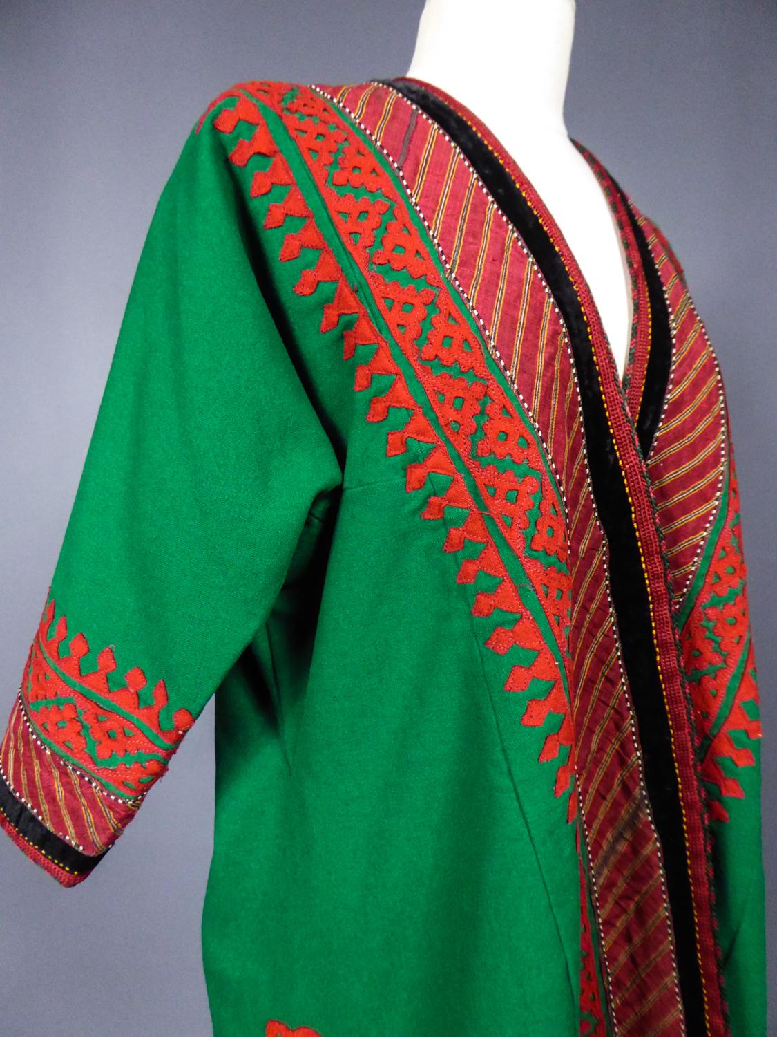 A Woolen Appliqué Coat - Turkmenistan Circa 1950 For Sale 6