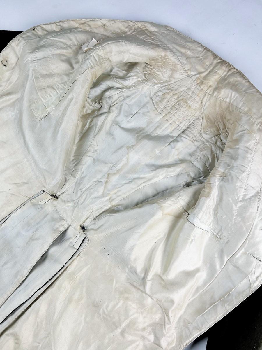 A woollen brown frockcoat and waistcoat with steel buttons - France Circa 1805 For Sale 9