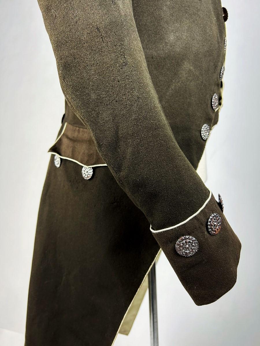 Women's or Men's A woollen brown frockcoat and waistcoat with steel buttons - France Circa 1805 For Sale