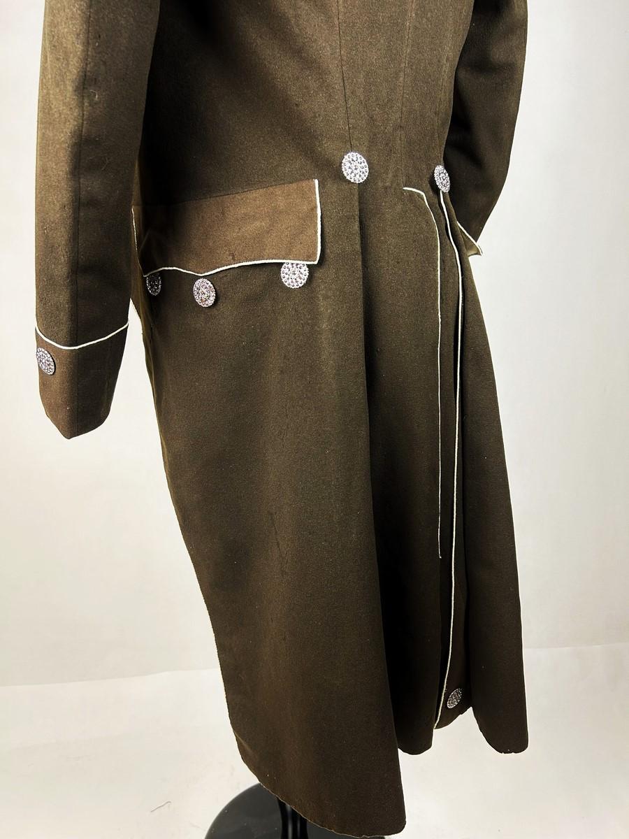 A woollen brown frockcoat and waistcoat with steel buttons - France Circa 1805 For Sale 3