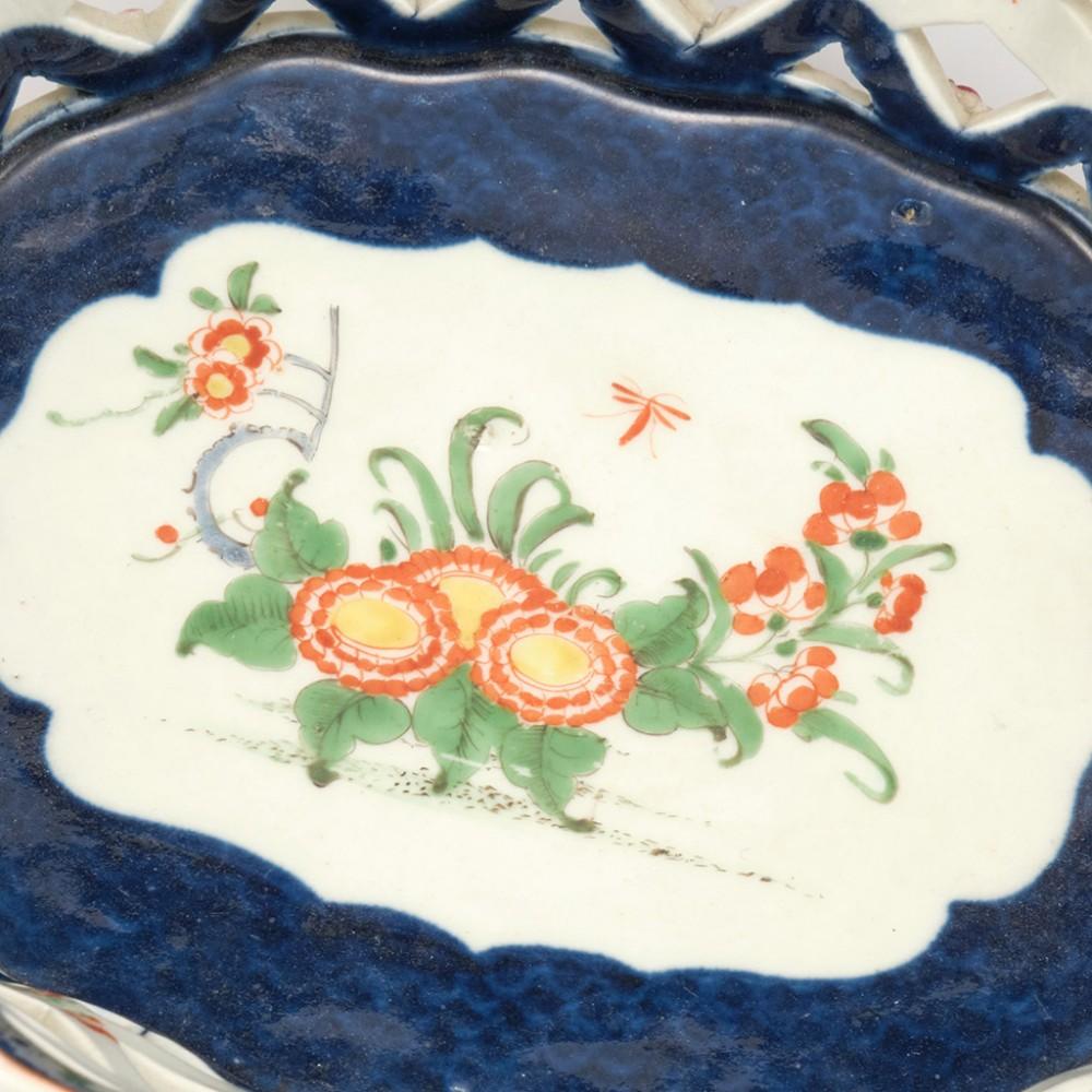 A Worcester First Period Porcelain Oval Pierced Basket, 1765-1770 In Good Condition For Sale In Tunbridge Wells, GB