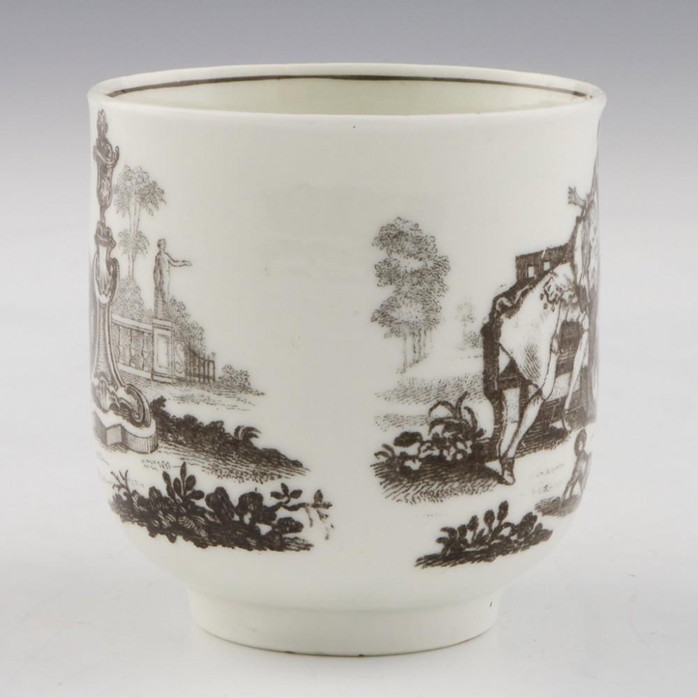 Tasse à café et soucoupe en porcelaine de Worcester imprimé Hancock L'Amour, vers 1760 en vente 2