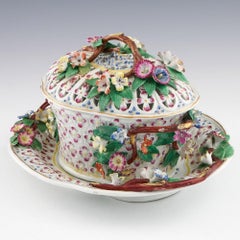 A Worcester Twig Handled Basket Cover and Stand, 1768-70