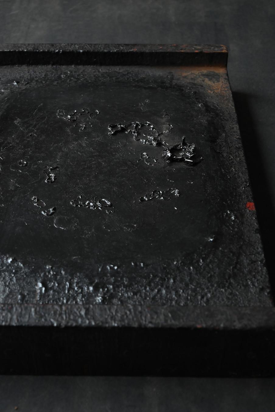 A workbench used by a Japanese lacquerware craftsman/wall-hanging object/20th 8