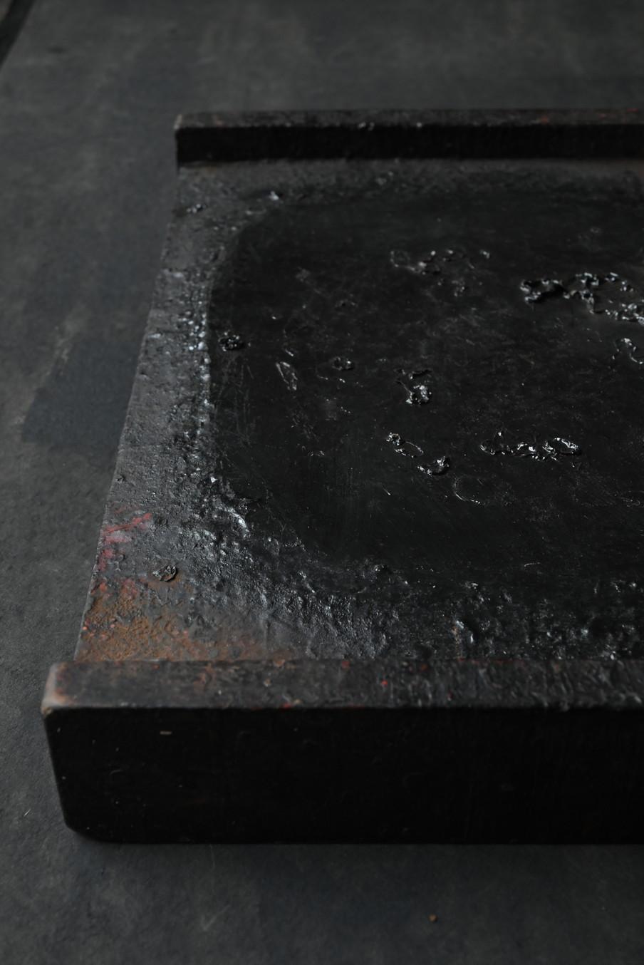 A workbench used by a Japanese lacquerware craftsman/wall-hanging object/20th 9