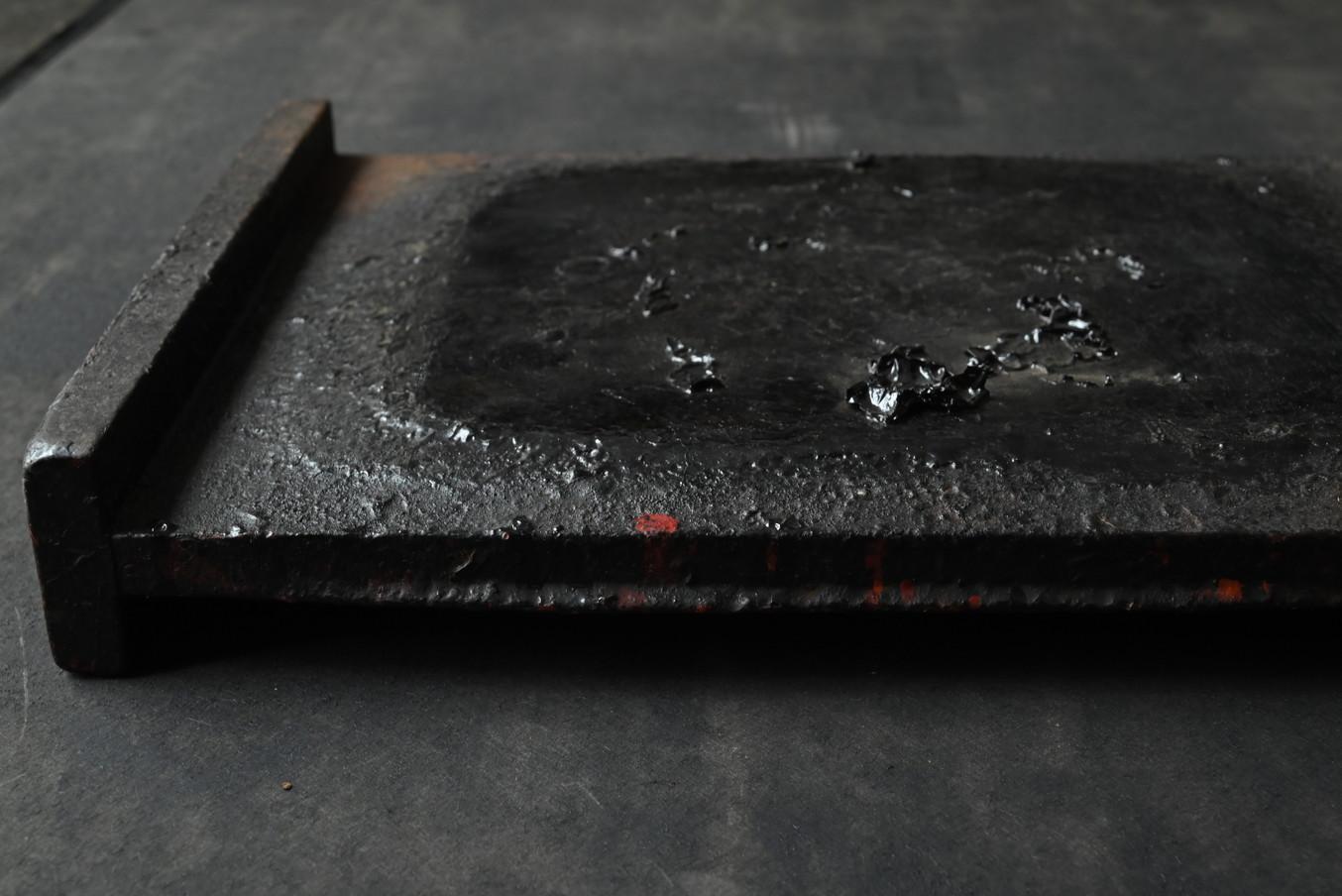 A workbench used by a Japanese lacquerware craftsman/wall-hanging object/20th 11