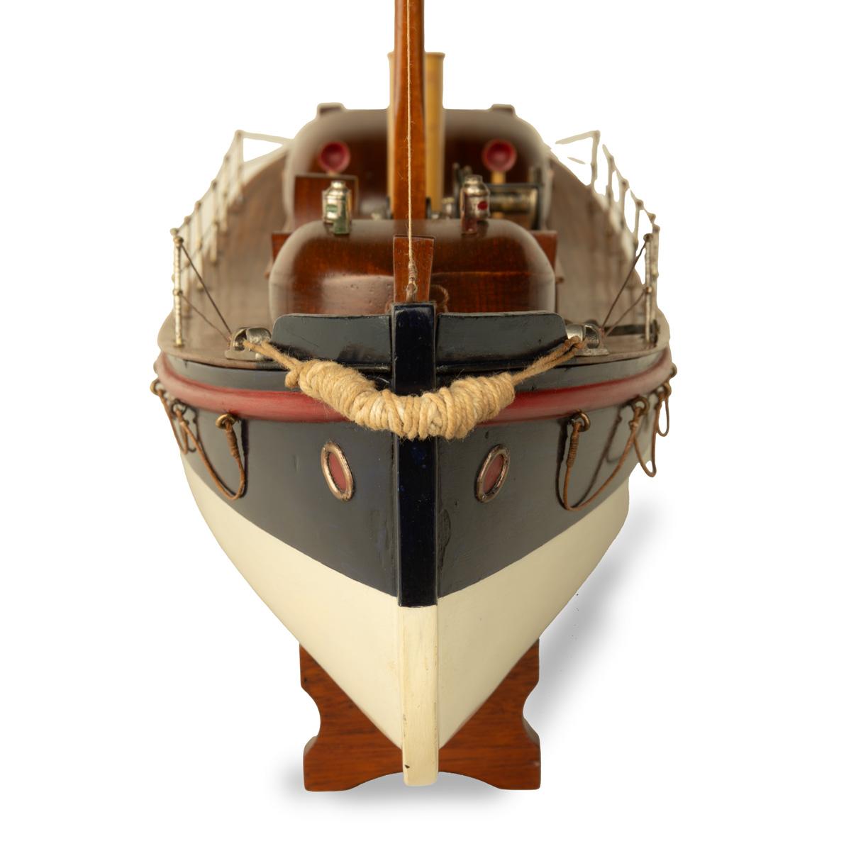 A working model of a motor lifeboat by Bassett-Lowke 5