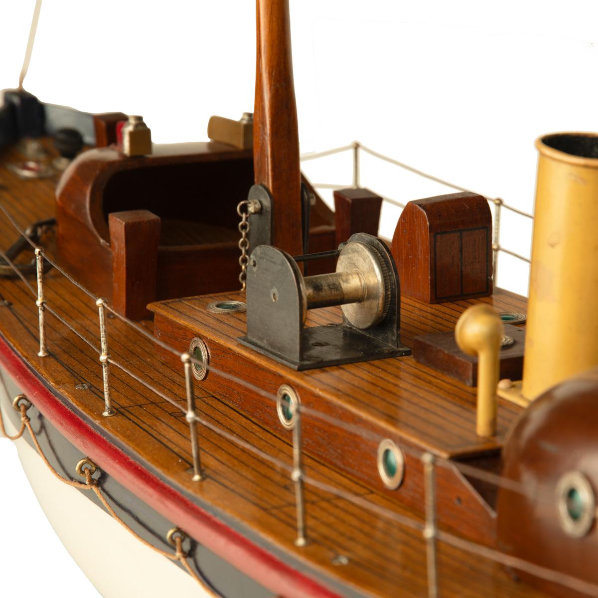 A working model of a motor lifeboat by Bassett-Lowke 3