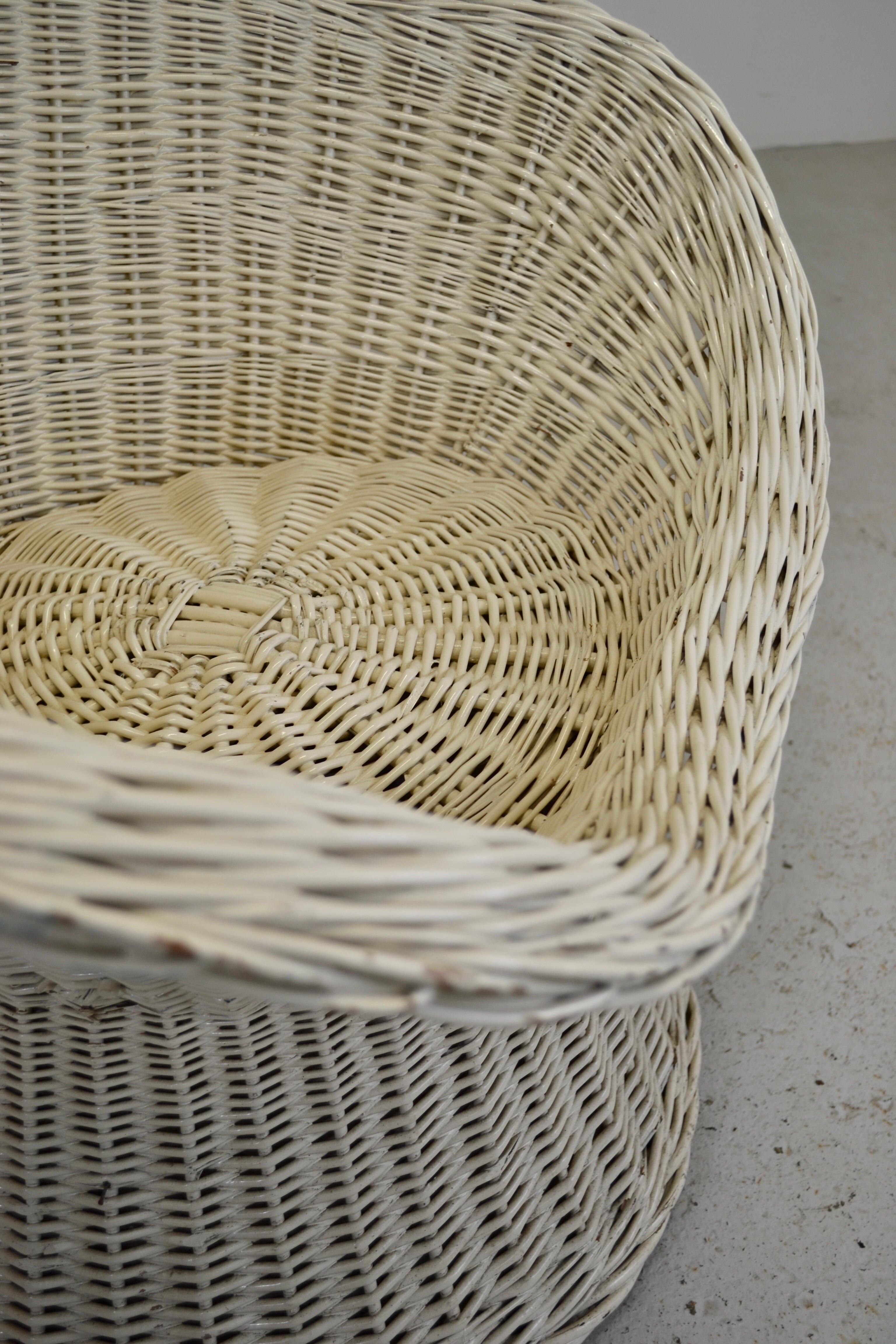 French Provincial A woven rattan armchair, white lacquered - France - 1960. For Sale