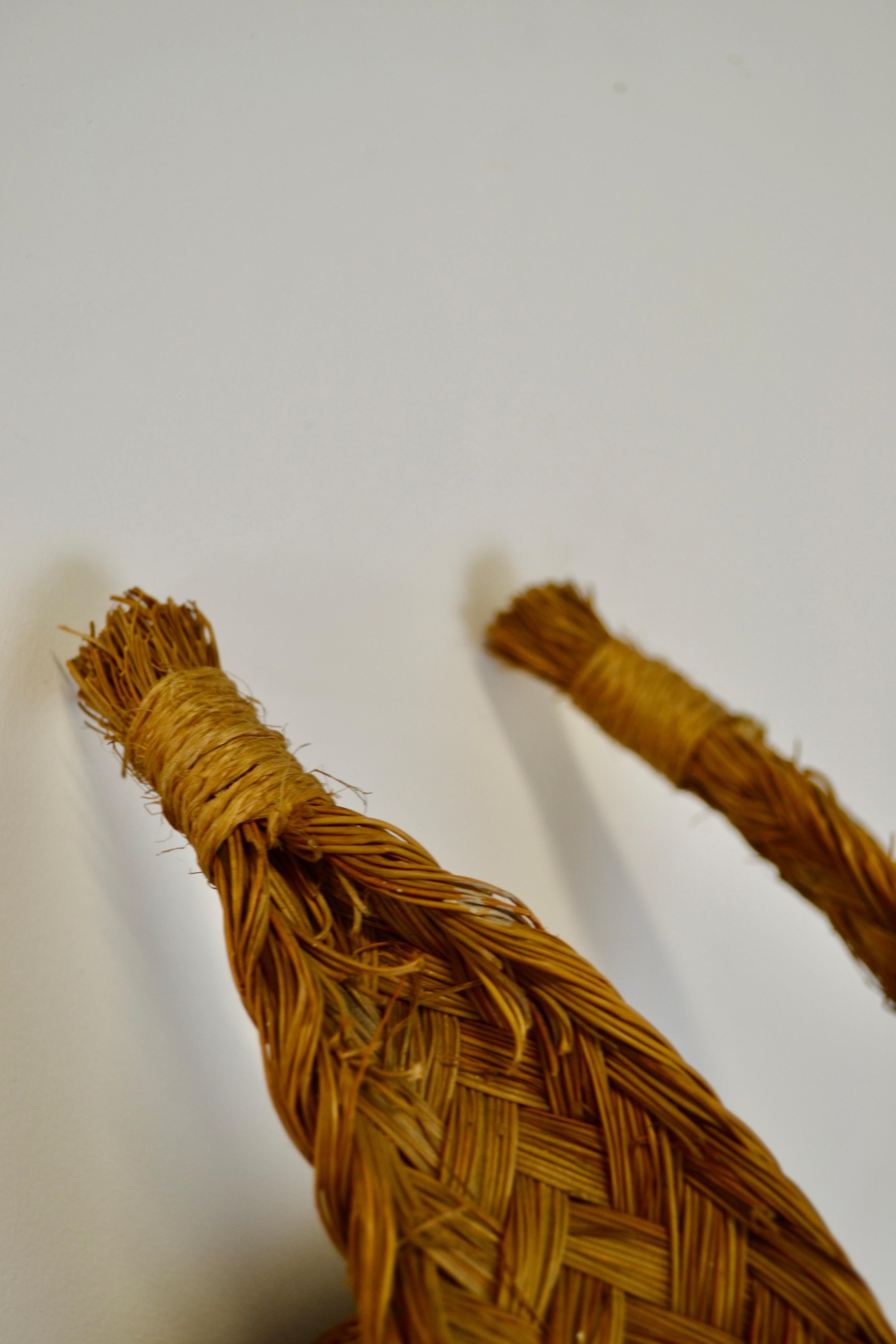 A woven wicker donkey head wall mask – 1970s - France In Good Condition For Sale In SOTTEVILLE-LÈS-ROUEN, FR