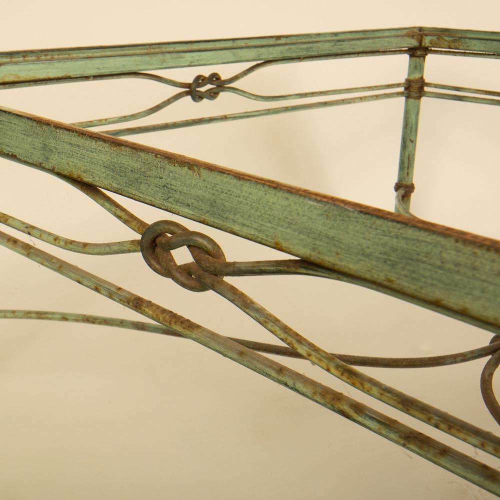 Fer forgé Base de table basse en fer forgé avec patine verte, style Giacometti vers les années 1970. en vente
