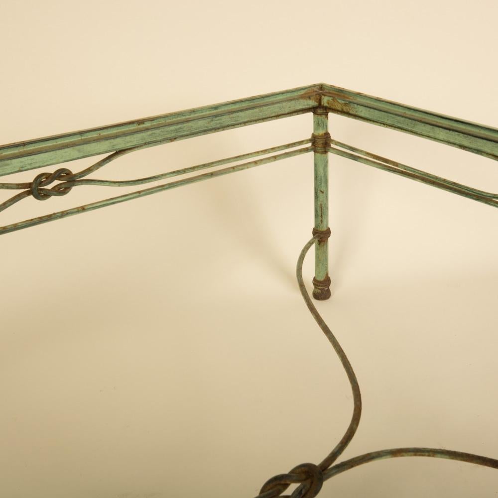 Base de table basse en fer forgé avec patine verte, style Giacometti vers les années 1970. en vente 1