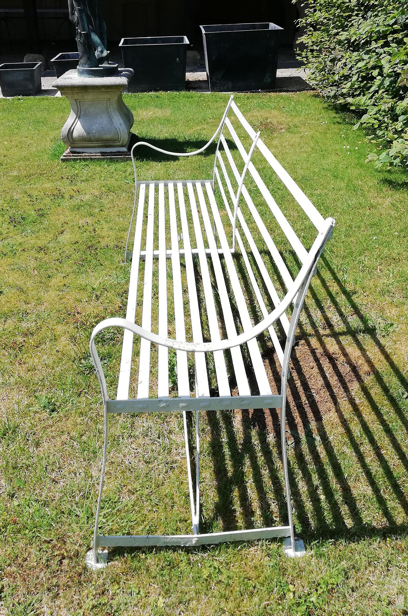 Wrought Iron Garden Bench In Good Condition For Sale In Cheltenham, Gloucestershire