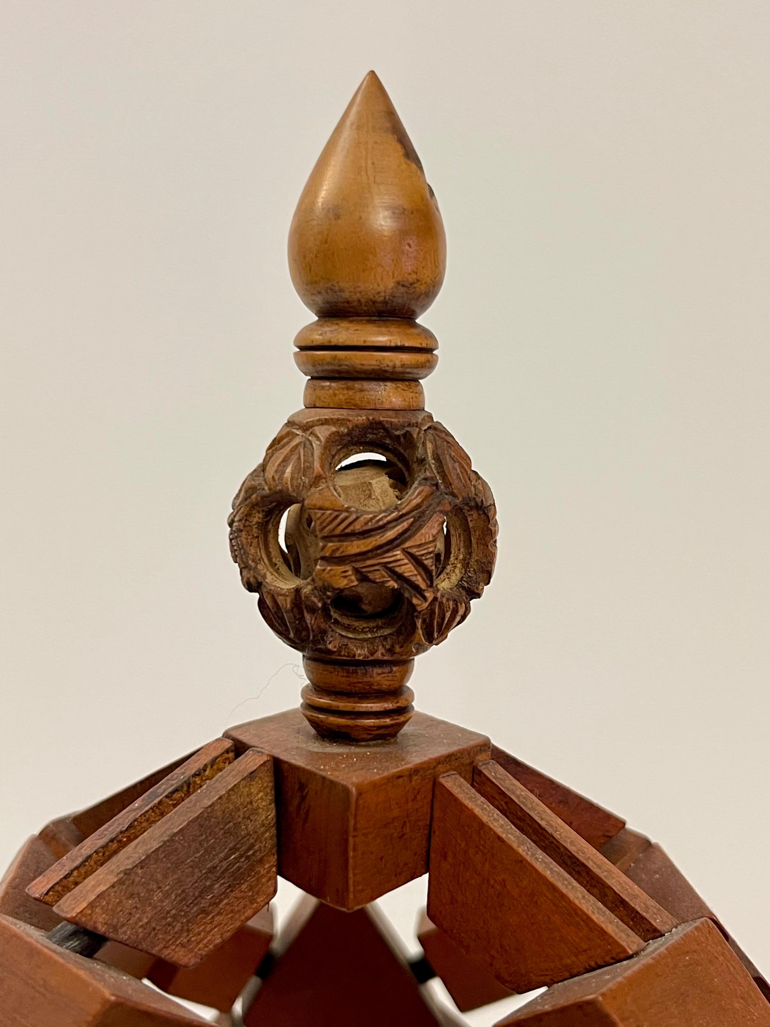 Legno Una wunderkammer in legno di quercia, modello solido geometrico, Germania 1880. in vendita