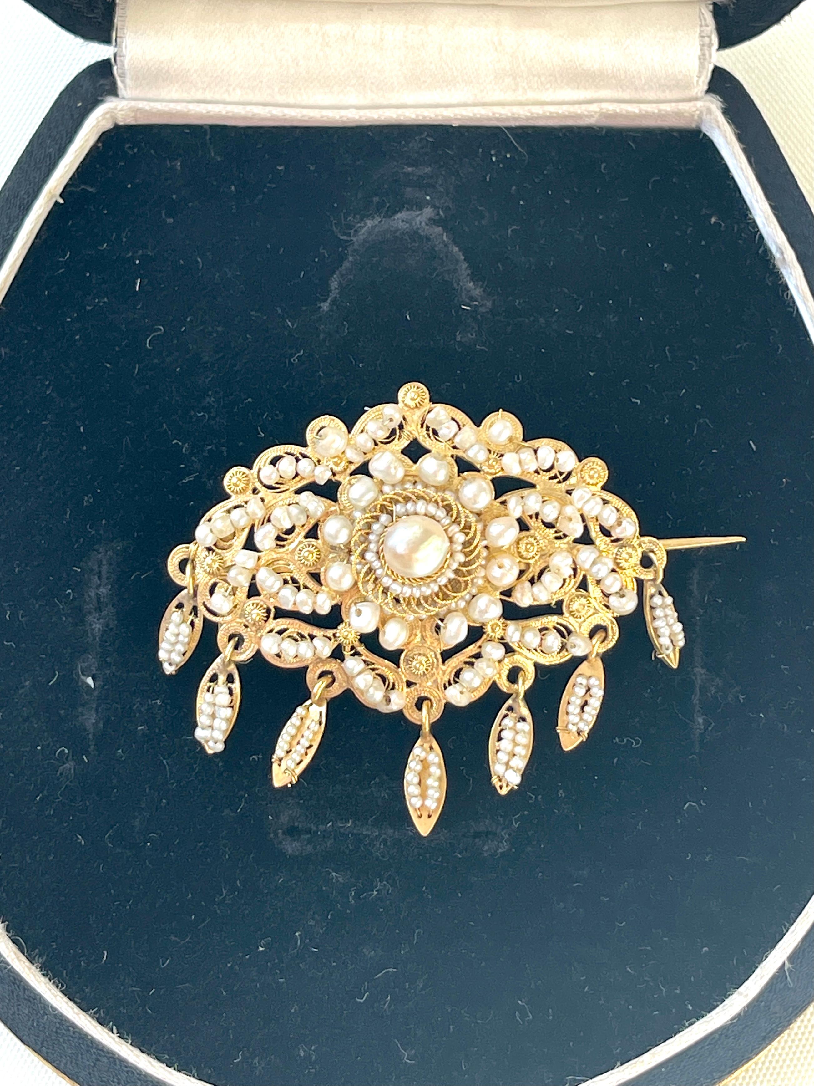 Uncut Filigree Pearls Yellow Gold 1800s Spanish Brooch For Sale