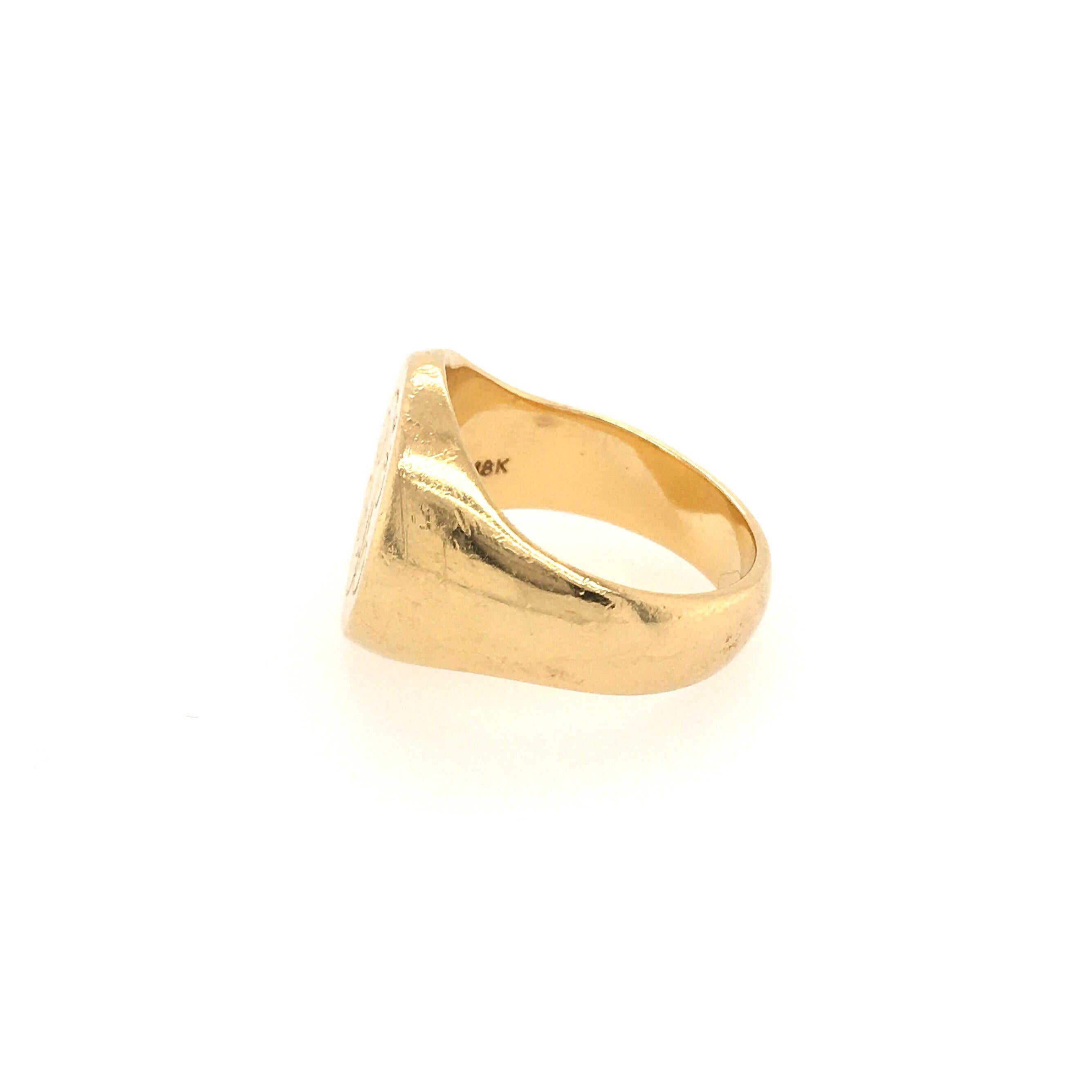Yellow Gold Signet Ring In Good Condition In New York, NY