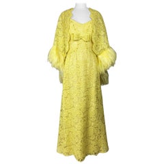Vestido de encaje amarillo con plumas de avestruz de Jacques Heim Couture Circa 1965