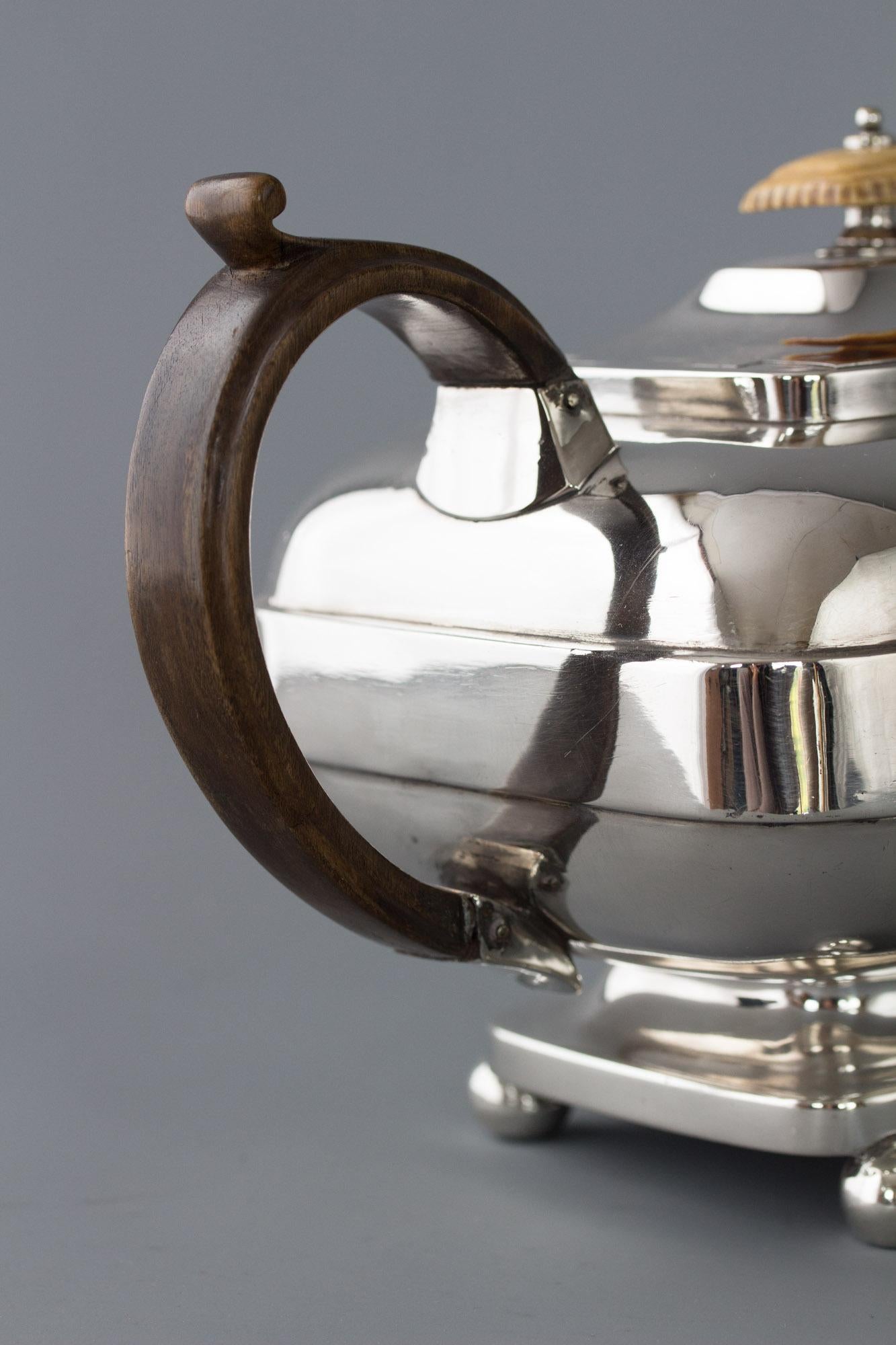 York Silver Teapot, Barber & Whitwell, York, 1815 10
