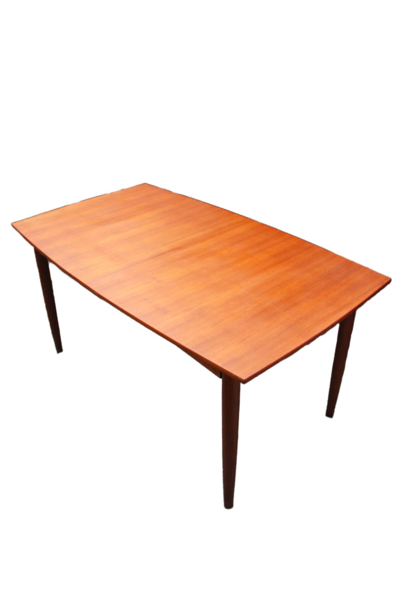 Una mesa de comedor extensible más joven en venta 2