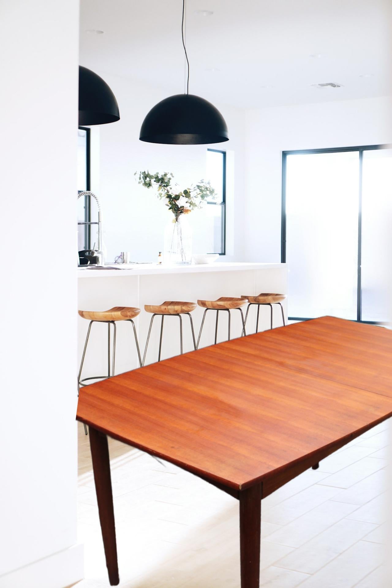 Una mesa de comedor extensible más joven Teca en venta