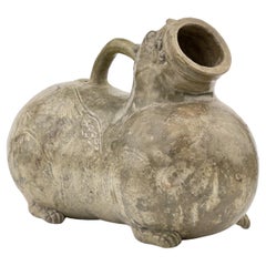 Vase figuratif à glaçure céladon Yue, dynastie des Jin de l'Ouest (265-420)