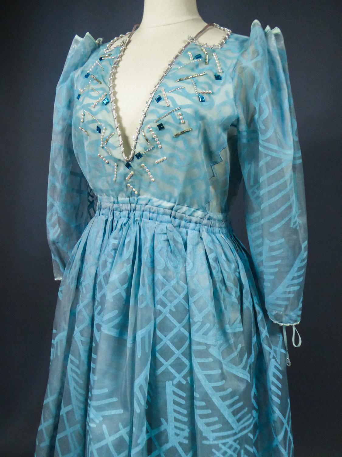 Zandra Rhodes Abendkleid aus bedrucktem Organza – Fortuny-Einfluss – um 1980 im Angebot 7