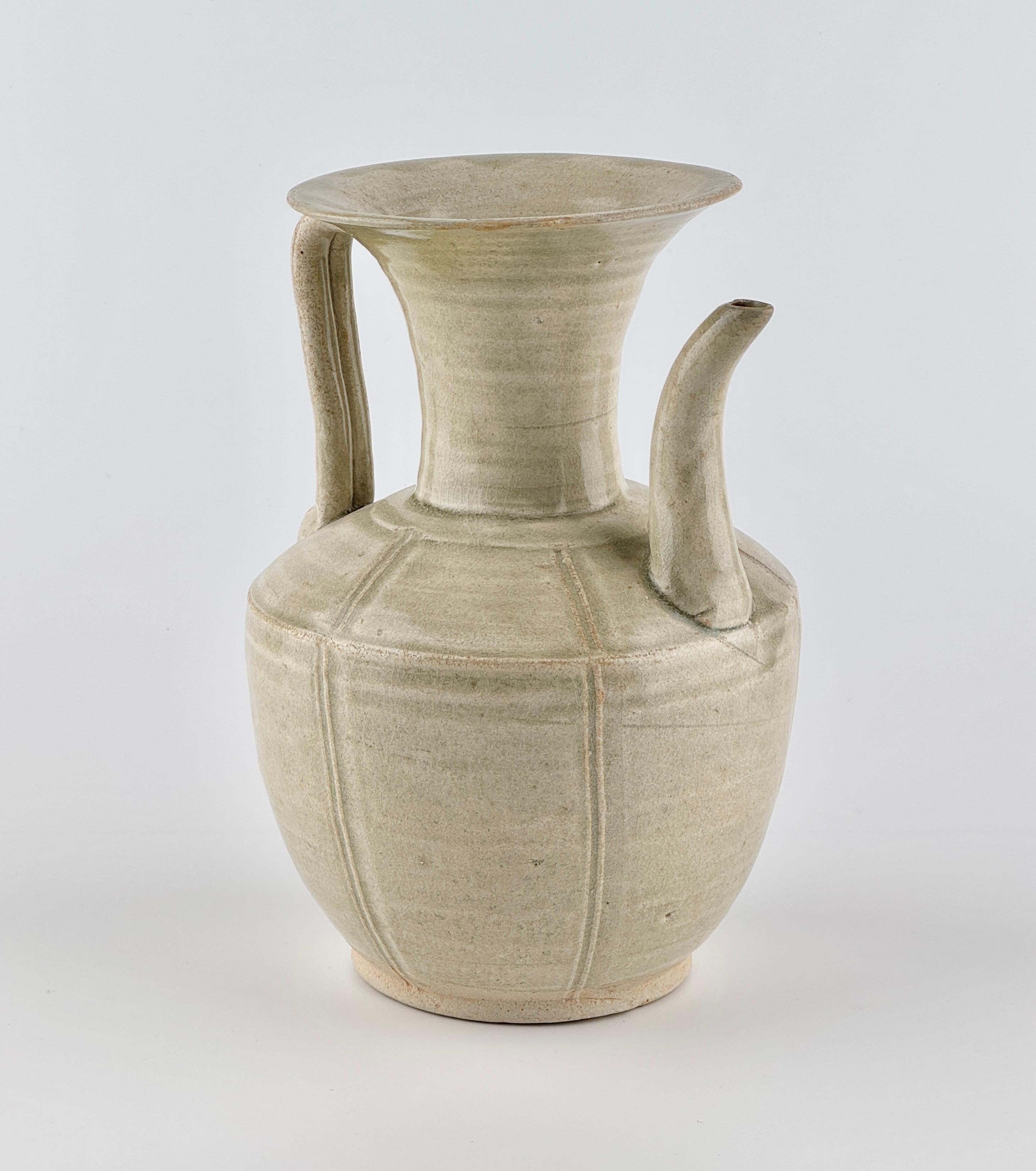 A Zhejiang Porcelain Ewer, Northern Song Dynasty For Sale 4