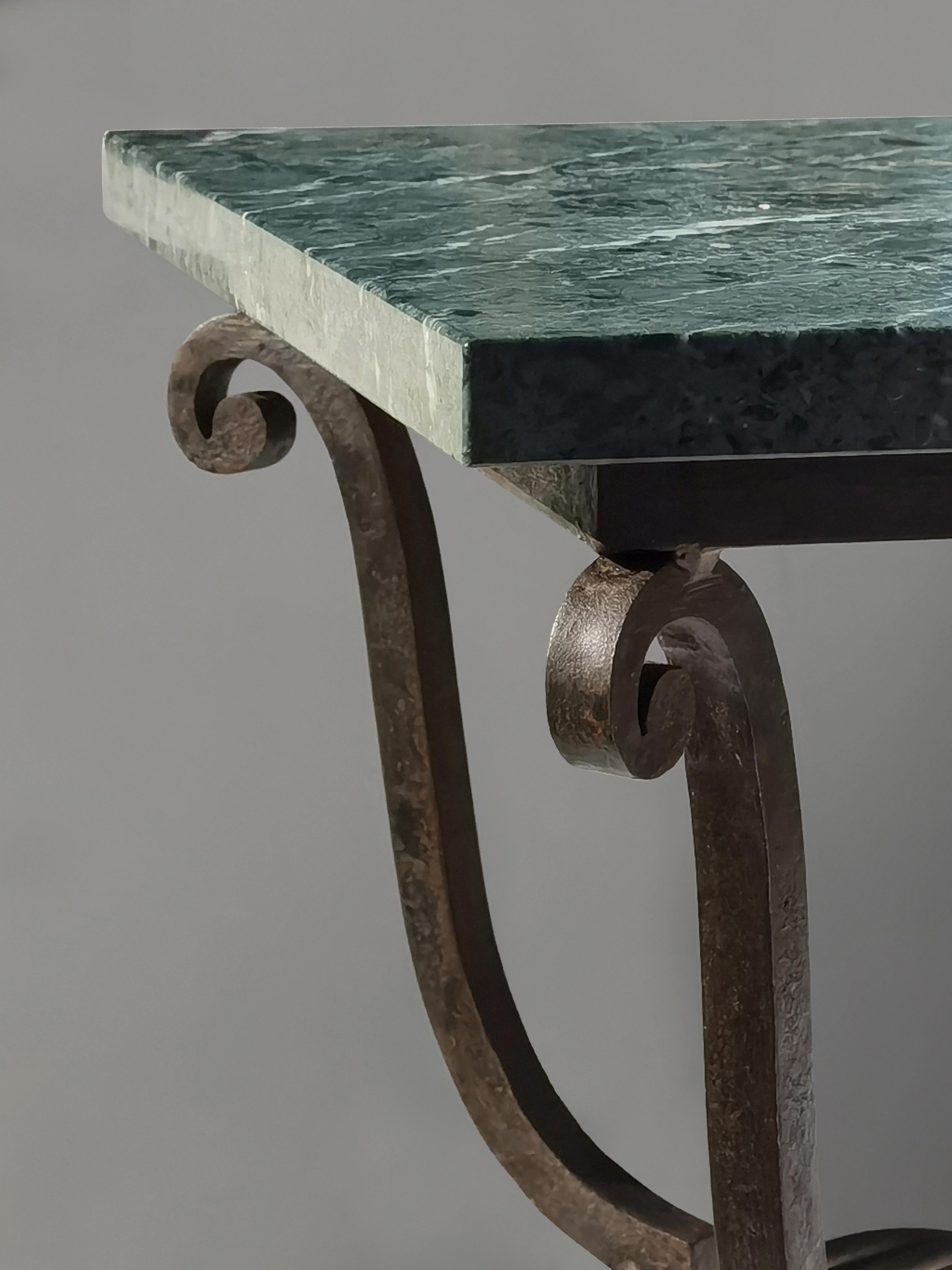 UNA MESA DE CAFÉ NEOCLÁSICA ART-DECO EN EL ESPÍRITU DE EDGAR BRANDT, Francia 1930 en venta 2