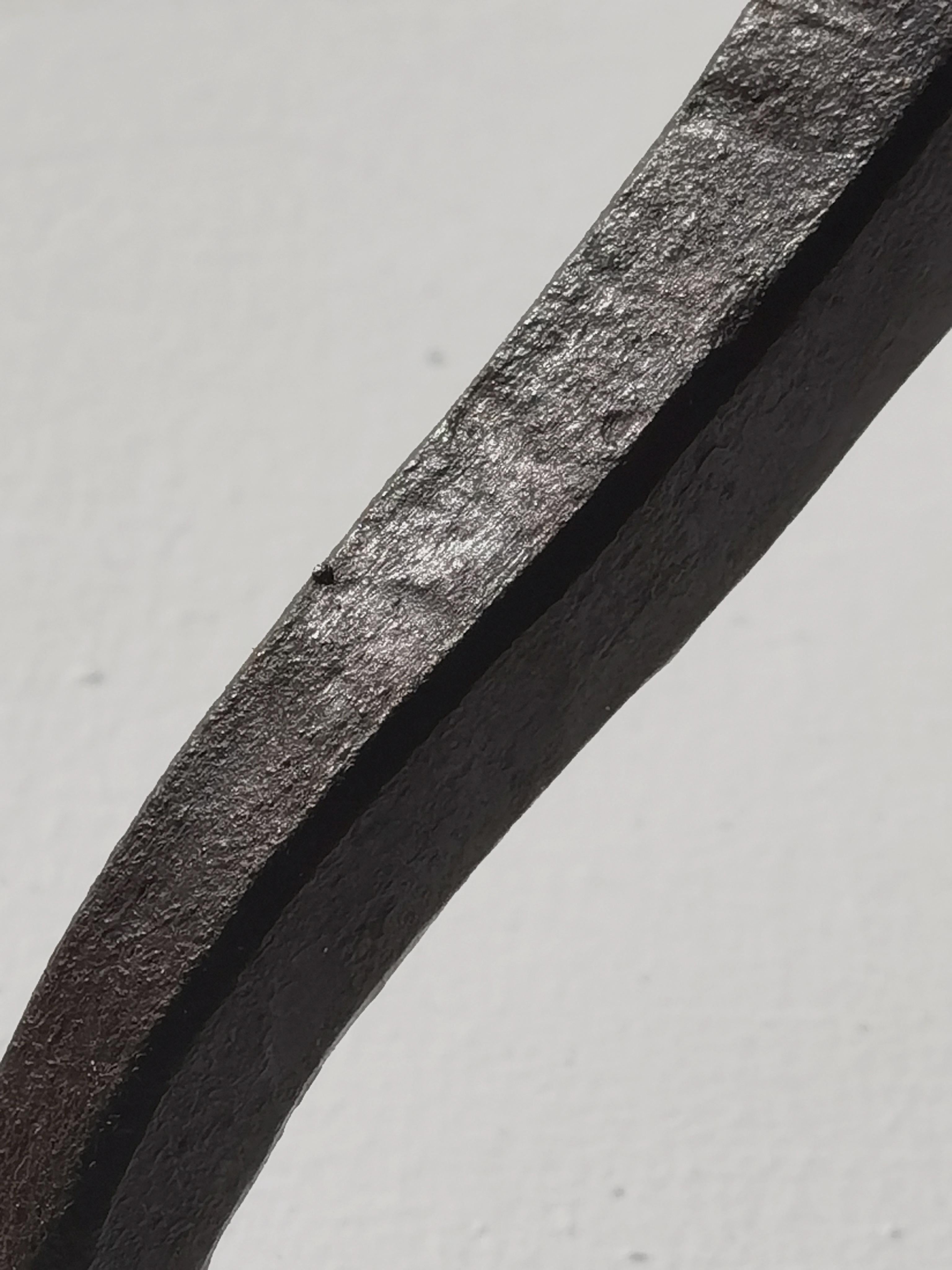 UNA MESA DE CAFÉ NEOCLÁSICA ART-DECO EN EL ESPÍRITU DE EDGAR BRANDT, Francia 1930 mediados del siglo XX en venta