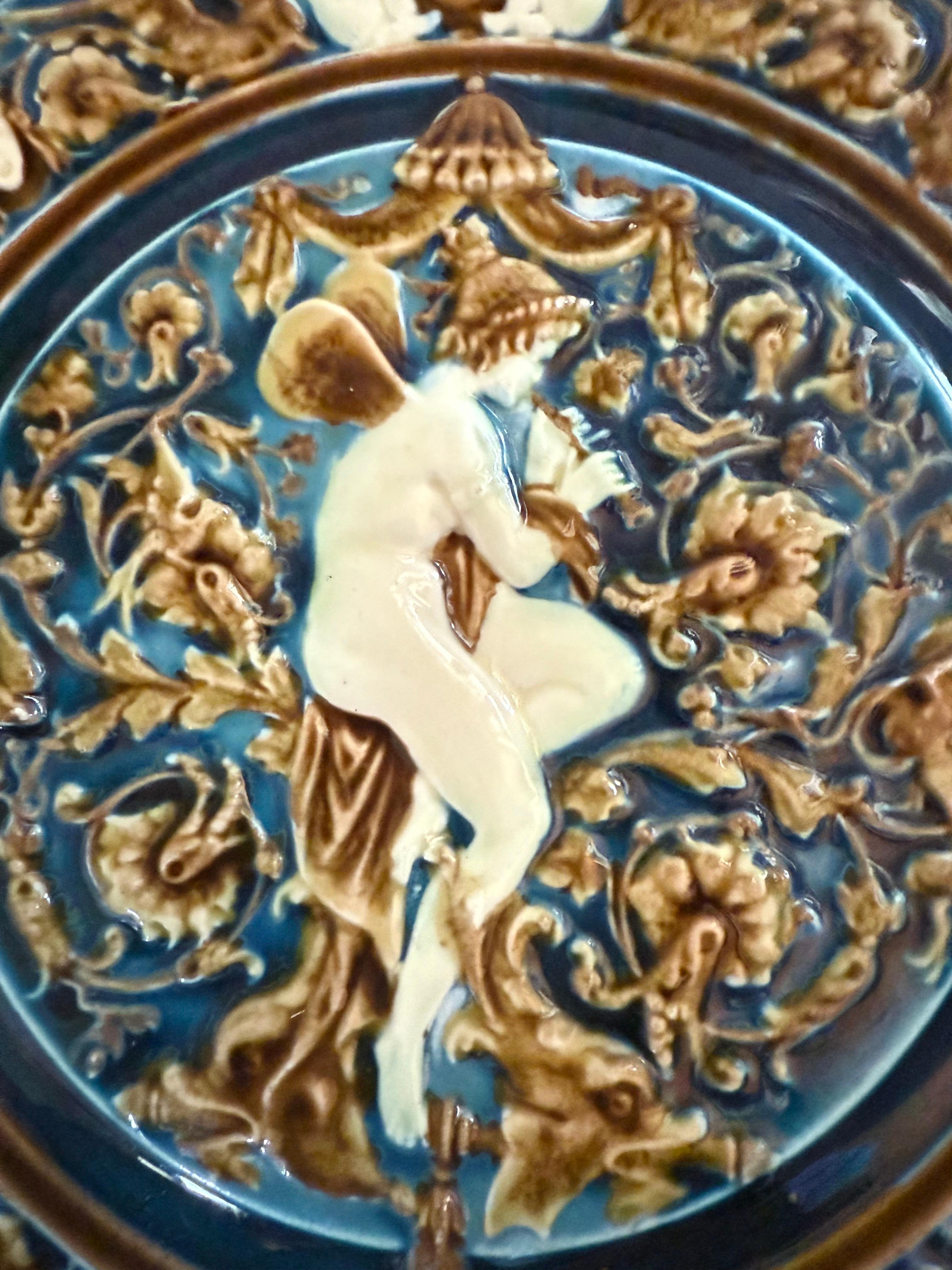 Österreichische Majolika des 19. Jahrhunderts mit mythologischer Szene im Zustand „Gut“ im Angebot in Uppsala , SE