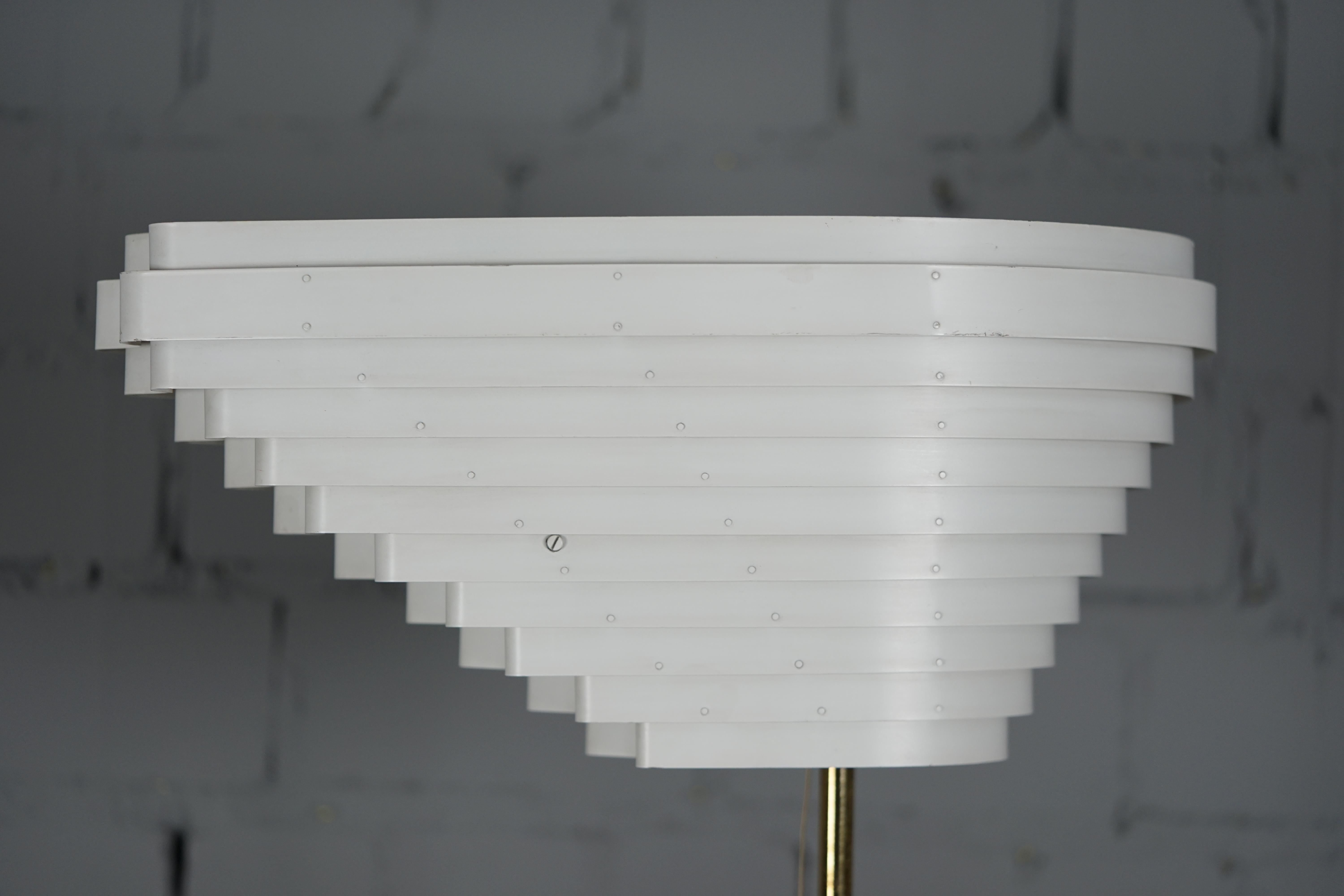 A805 Angel Wing Floor Lamp by Alvar Aalto for Valaistustyö, 1950s For Sale 1