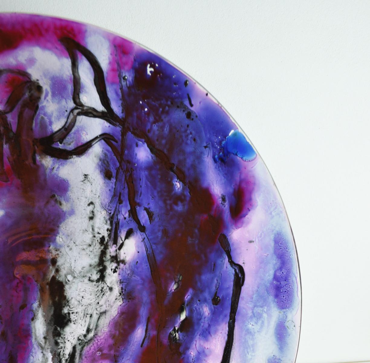 Glass dish by Tróndur Patursson, Whale in red and purple colors For Sale 1