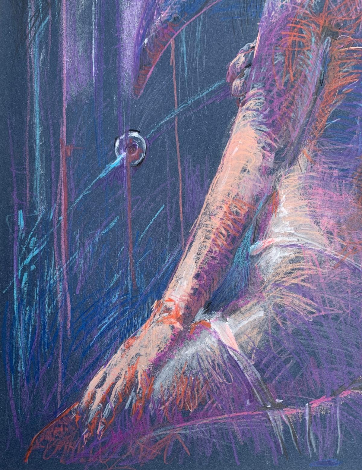 Disegno figurativo contemporaneo di nudo femminile a pastello su cartone di Leszek 'Maestro' Zegalski. L'opera d'arte raffigura una donna con la testa di una creatura fantastica, dotata di ali. Questo disegno è piuttosto dinamico, in un certo senso