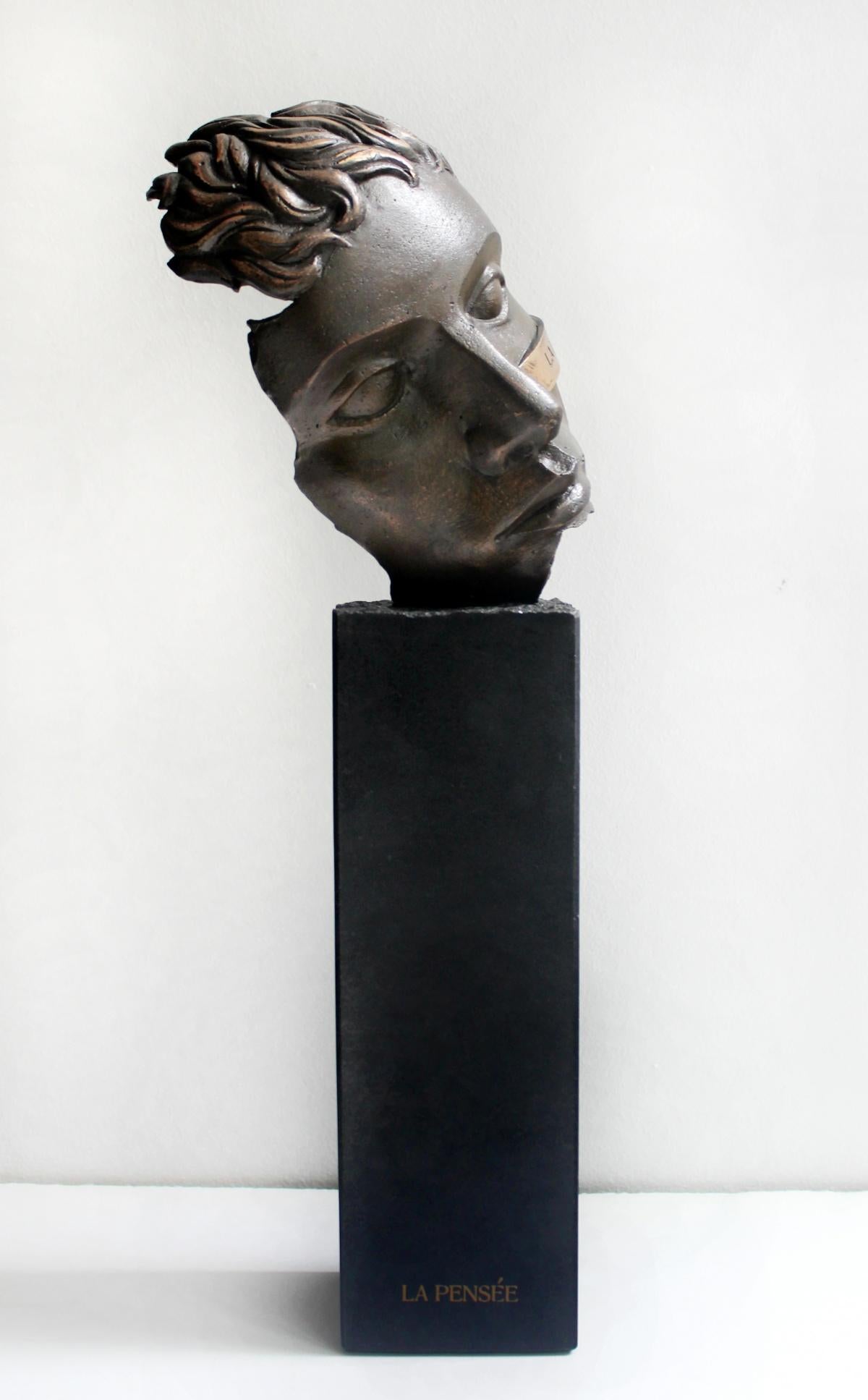 Iwona Demko Figurative Sculpture - La pensée