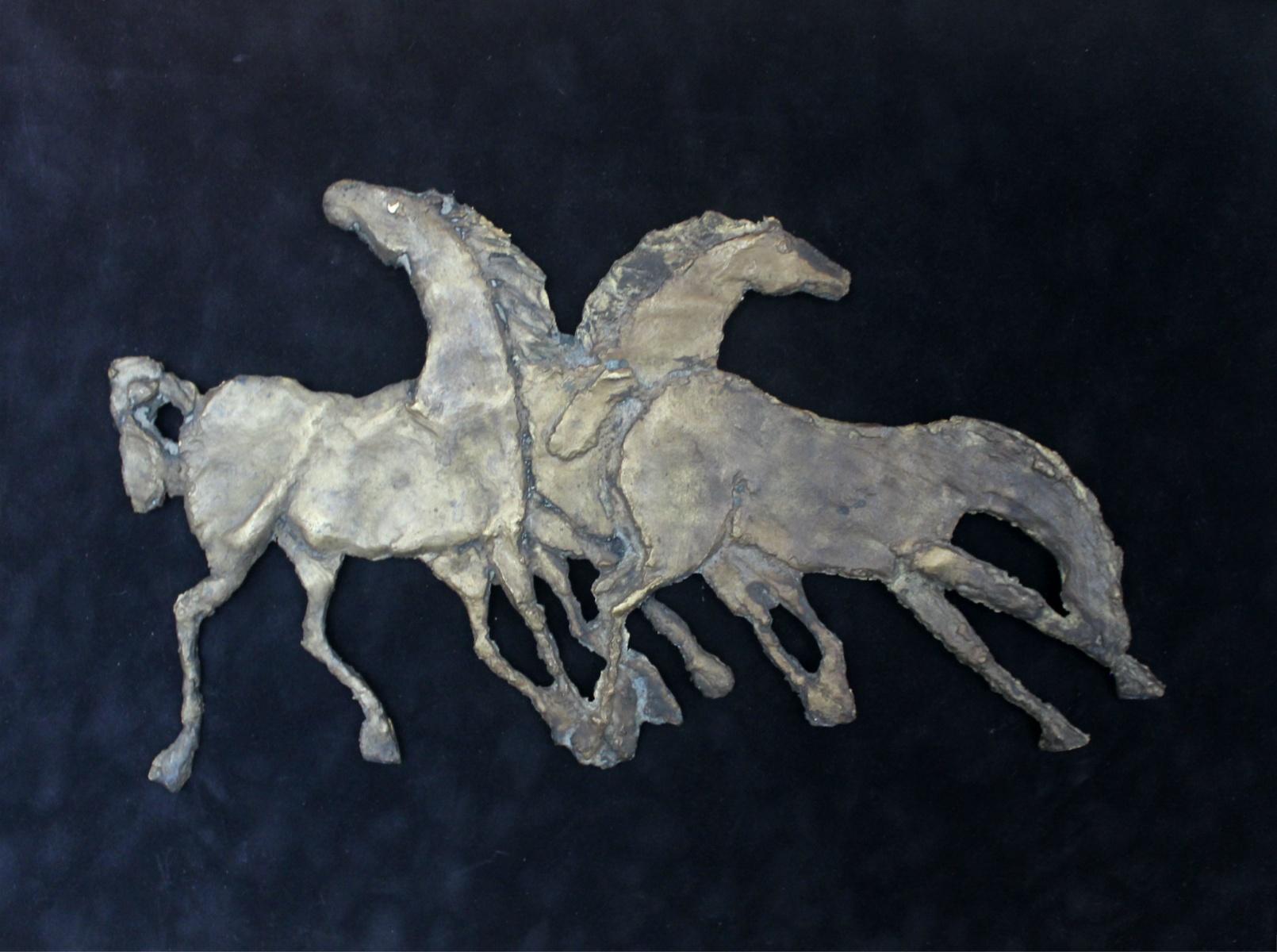 Pferde – Mischtechnik, Bronzerelief auf Samt, figürlich, Tiere (Zeitgenössisch), Sculpture, von Lesniak