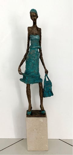 Woman with a bag - XXI century, Figurative sculpture, Bronze and marble