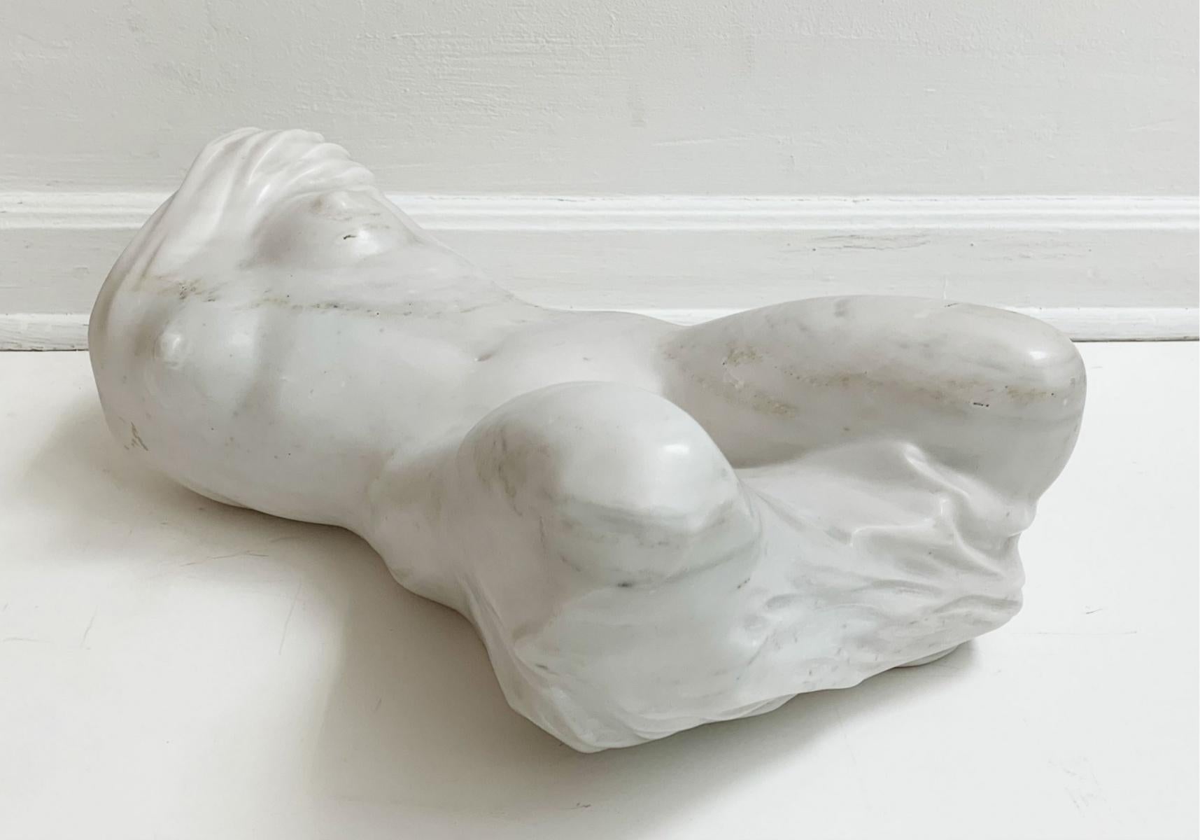Nude – 21. Jahrhundert, Zeitgenössische figurative Marmorskulptur, klassisch, Realismus im Angebot 1